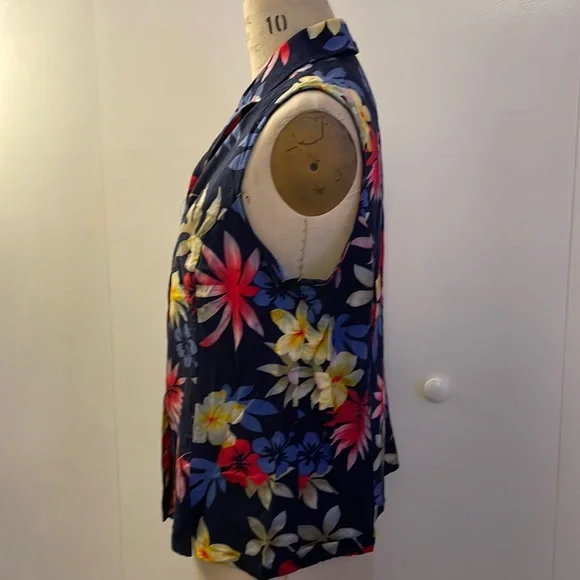 Jamaica Bay floral sleeveless button down - Picture 3 of 6